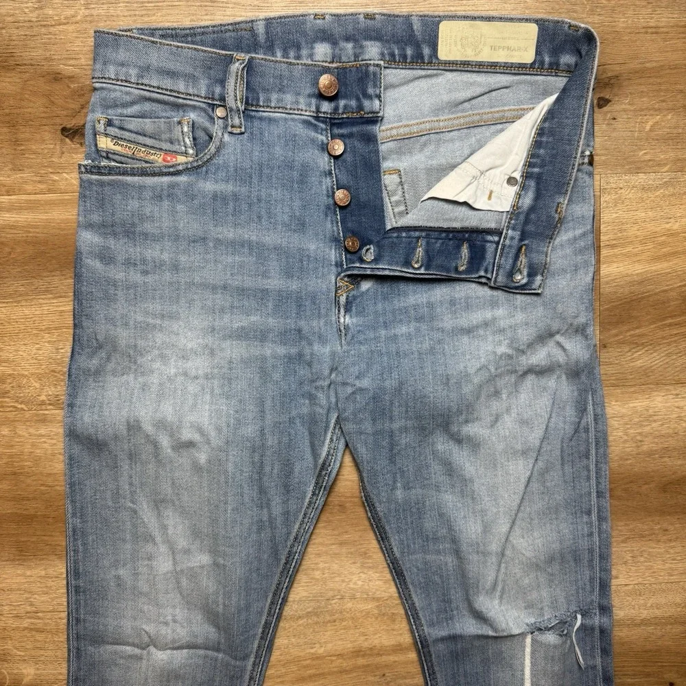 Diesel Tepphar-X Jeans Mens 28x32‎ Light Blue Slim Carrot Distressed Button Fly